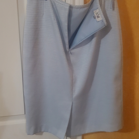 Skirt suite 10 - Picture 4 of 4